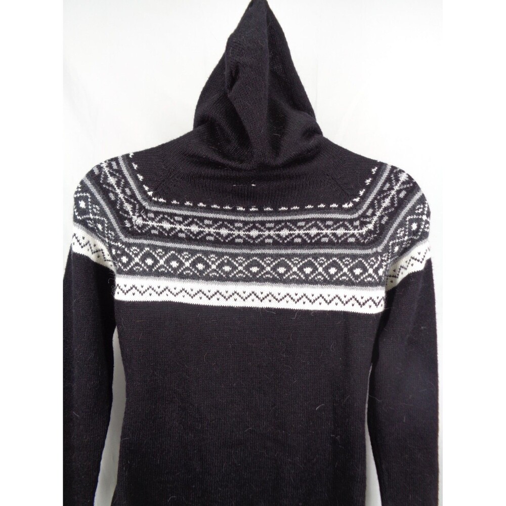 Elegant Black and White Patterned Hooded Sweater - Picture 9 of 16